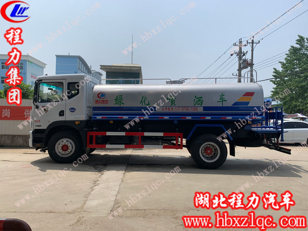 云南唐先生訂購的東風(fēng)D9灑水車非常滿意