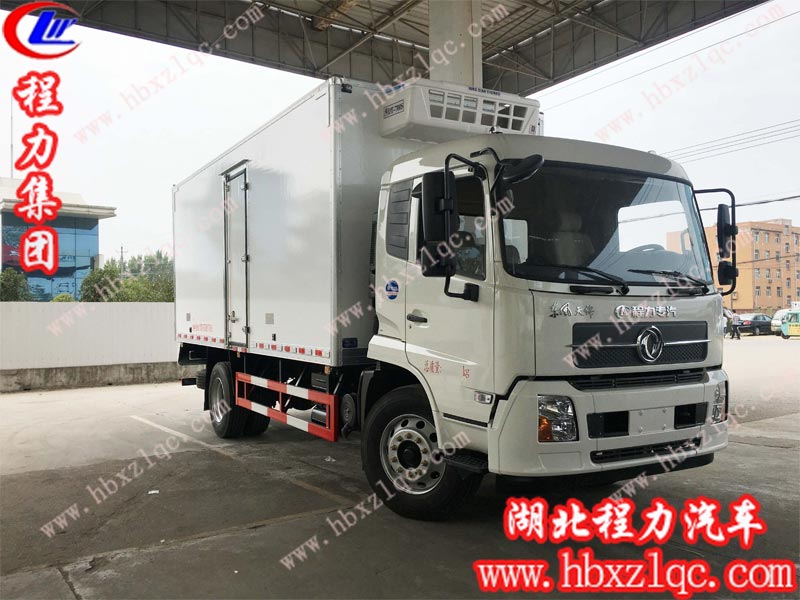 程力專用汽車股份有限公司東風天錦冷藏車順利發(fā)往西藏日喀則！