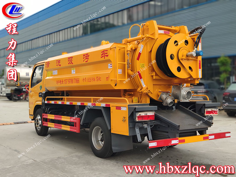 東風(fēng)多利卡多功能清洗吸污車，國家最新國六排放標(biāo)準(zhǔn)讓您放心購車！