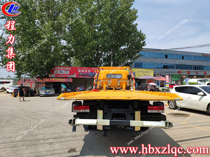 湖北程力集團(tuán)生產(chǎn)的東風(fēng)D8清障車價格是多少？