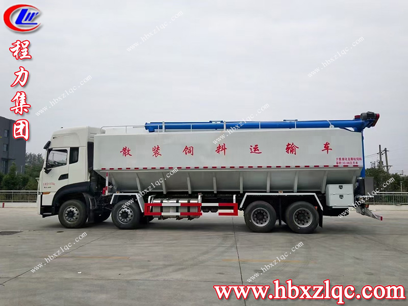 要辦養(yǎng)殖業(yè)，散裝飼料運(yùn)輸車(chē)你值得擁有
