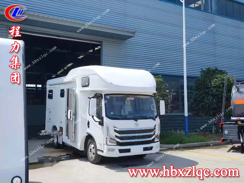 體驗一把露營的快樂，開上房車，一起go