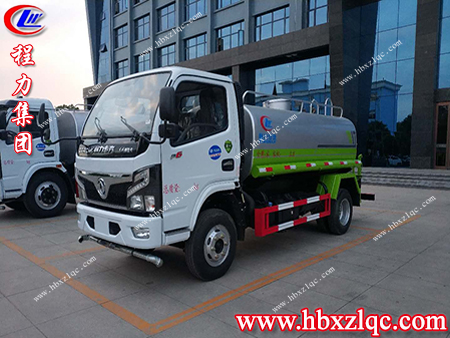 游走在城市的大街小巷，帶著音樂的灑水車-程力東風(fēng)D9灑水車