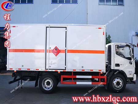 關(guān)于普通貨車和危險(xiǎn)品廂式運(yùn)輸車運(yùn)輸?；匪芴峁┑倪\(yùn)輸環(huán)境