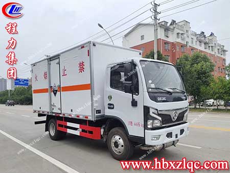 關(guān)于普通貨車和危險(xiǎn)品廂式運(yùn)輸車運(yùn)輸?；匪芴峁┑倪\(yùn)輸環(huán)境