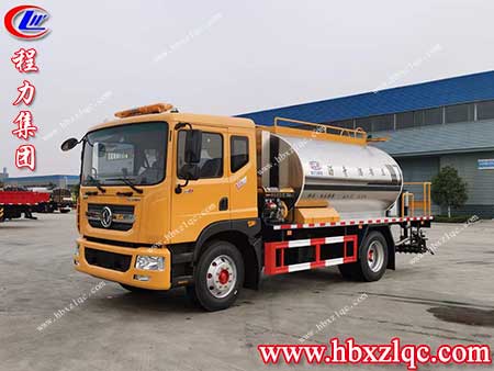 程力智能型瀝青灑布車，打造方便高效快捷的城市道路建設(shè)