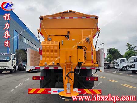 大型除雪工具人來啦——程力天錦除雪車為交通保障護(hù)航
