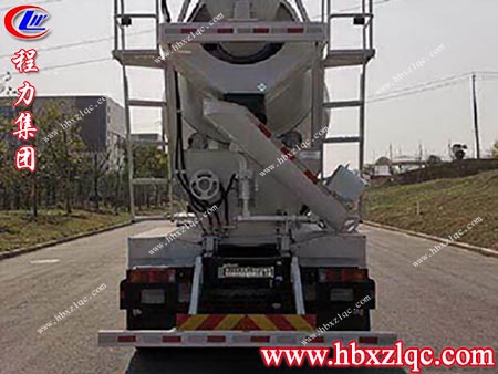 程力牌混凝土攪拌運輸車質(zhì)量有保證，盡我所能，滿足你的需要