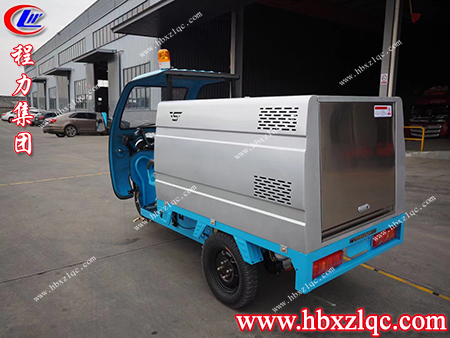 伸縮靈活，可360°旋轉(zhuǎn)，程力牌三輪高壓清洗車實(shí)現(xiàn)無死角清洗作業(yè)