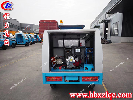 伸縮靈活，可360°旋轉(zhuǎn)，程力牌三輪高壓清洗車實(shí)現(xiàn)無死角清洗作業(yè)